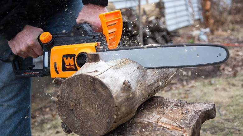 WEN electric chainsaw