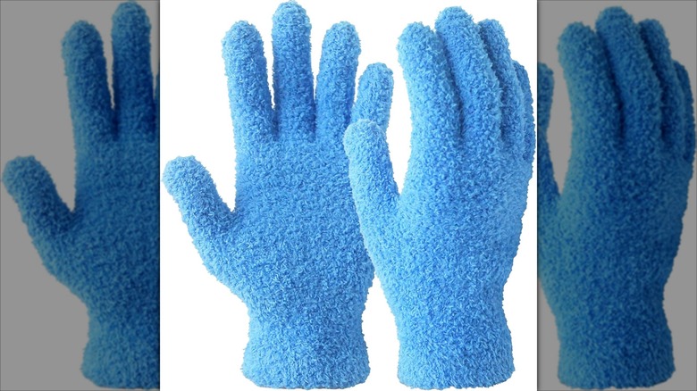 A pair of blue microfiber dusting gloves