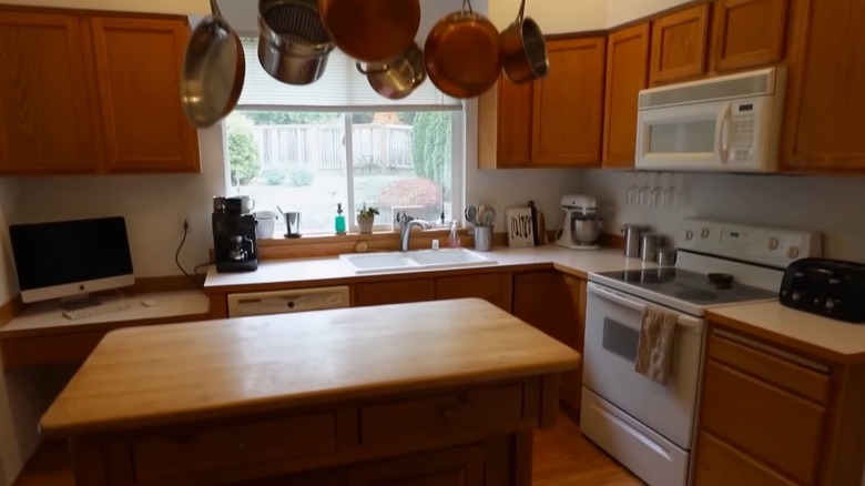 Kitchen with island