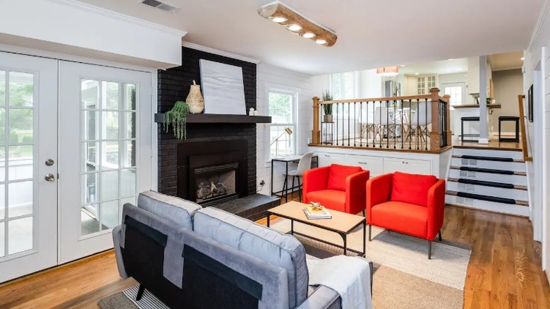 Modern sitting room with fireplace