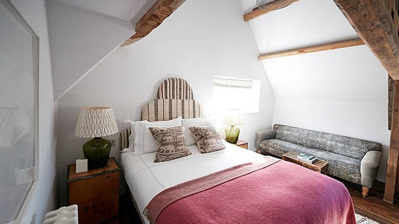 Rustic guest bedroom 