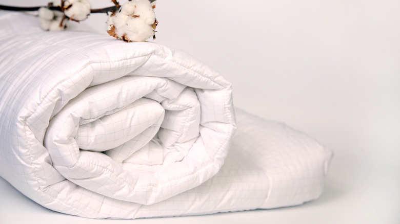 White cotton duvet