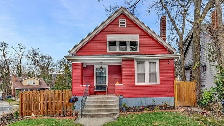 Red house near Cincinnati Zoo