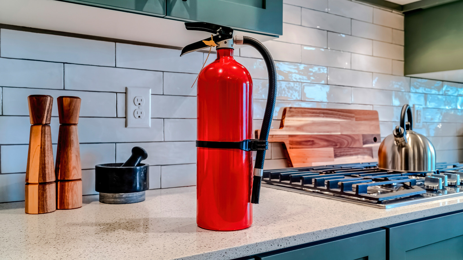 https://www.housedigest.com/img/gallery/the-5-best-places-in-your-home-to-store-your-fire-extinguisher/l-intro-1664576724.jpg