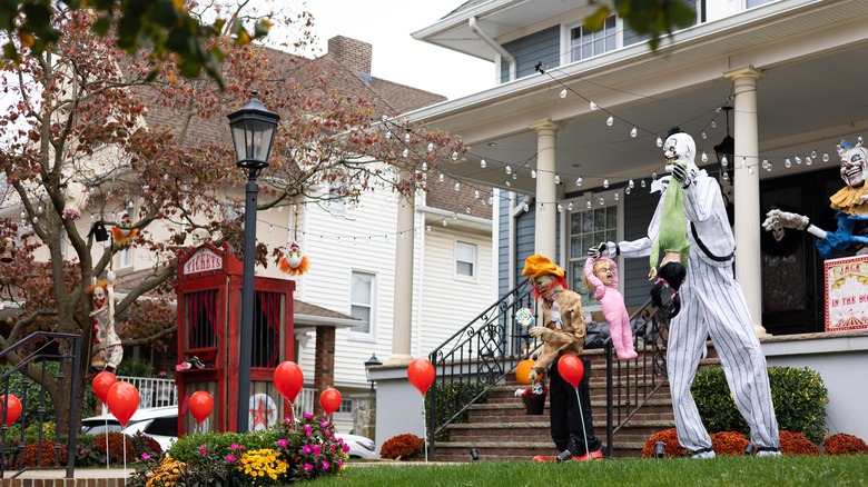 house decorated with clowns