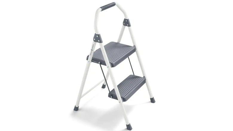 Two step foot ladder