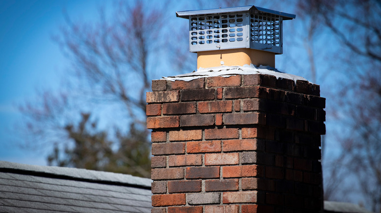 Chimney with cover