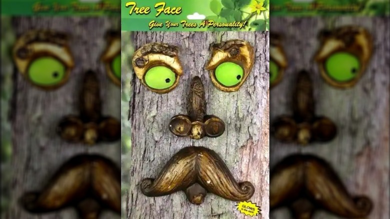 Tree face accessory 