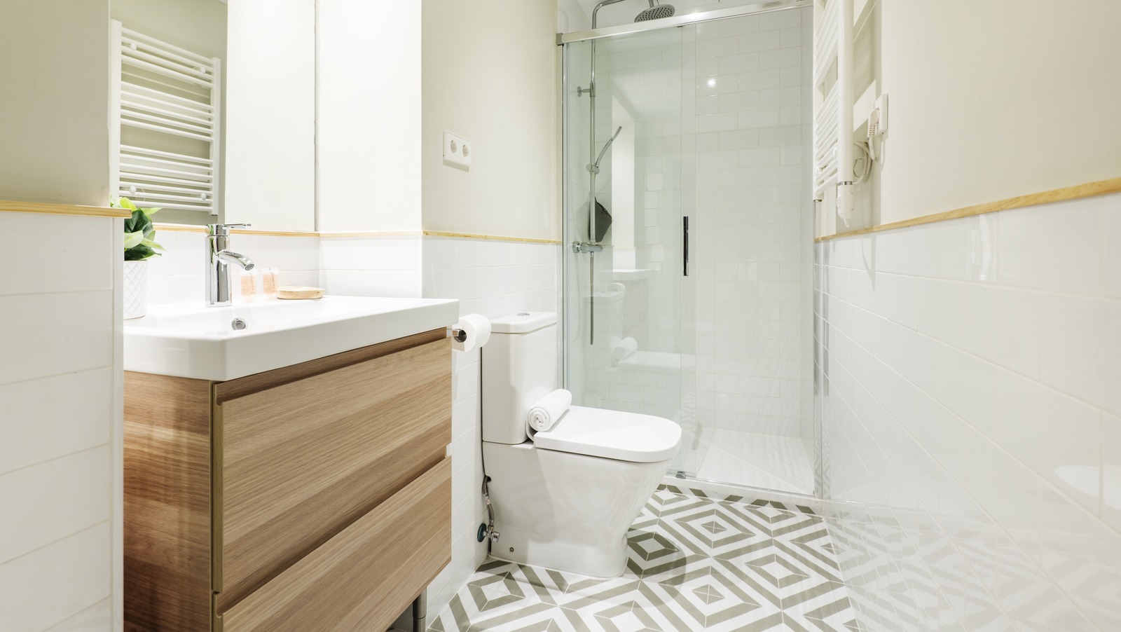 Affordable Storage Solutions for Small Bathrooms 