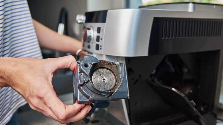 Cleaning coffee machine