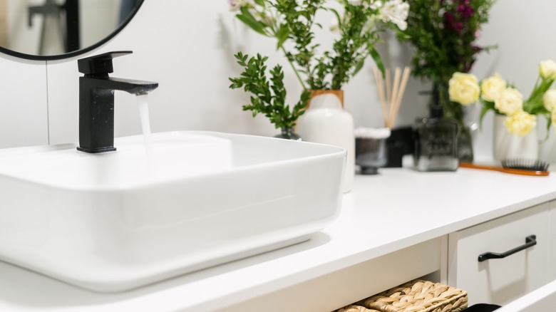 porcelain bathroom countertop