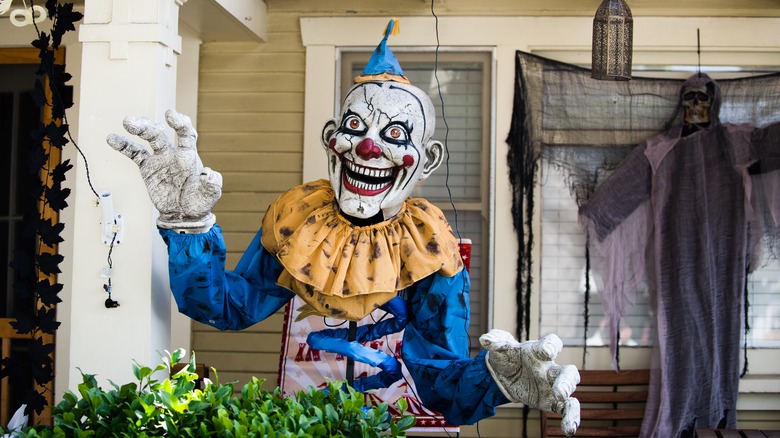 creepy clown decoration