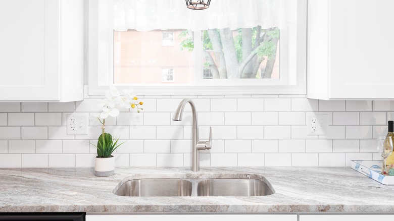 Subway tile backsplash quartz counter