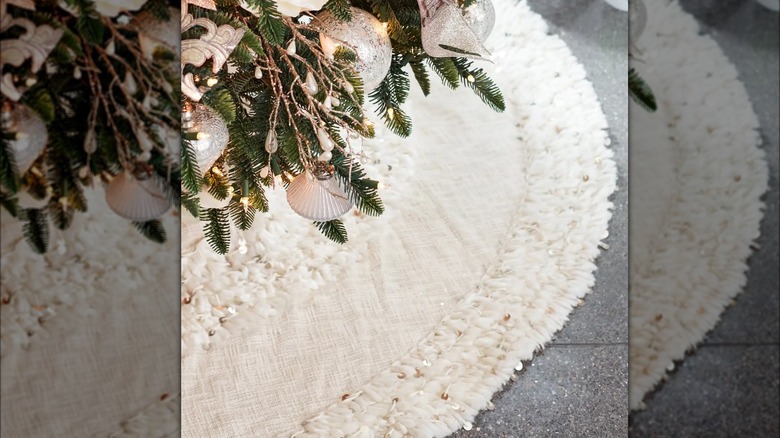 White tufted luxury tree skirt