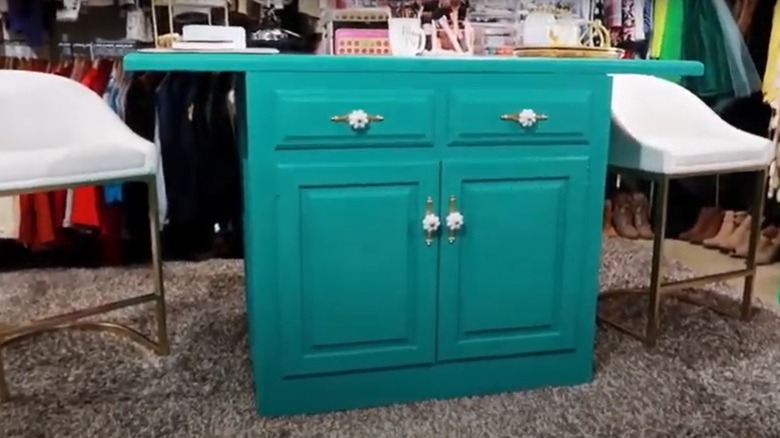 turquoise closet island with seats