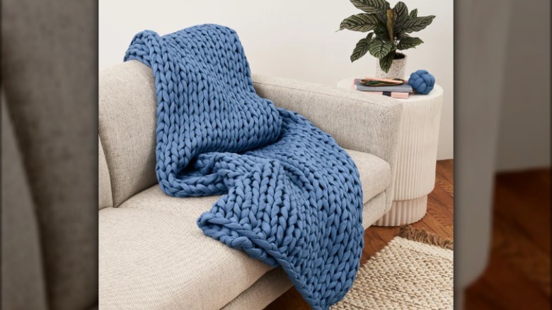 Bearby's blue knitted blanket