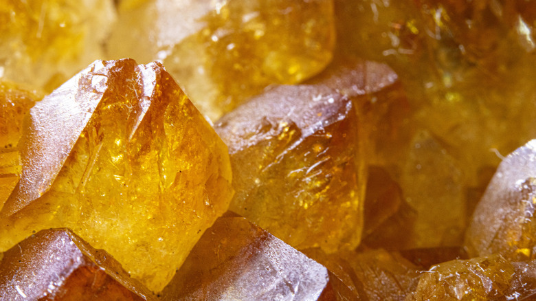 The Best Crystals To Include In Your Autumn Décor