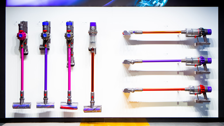 Dyson cordless vacuum display 