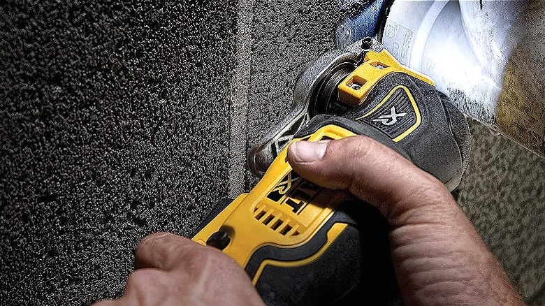 DEWALT oscillating tool