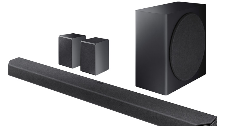 Sound bar with three speakers