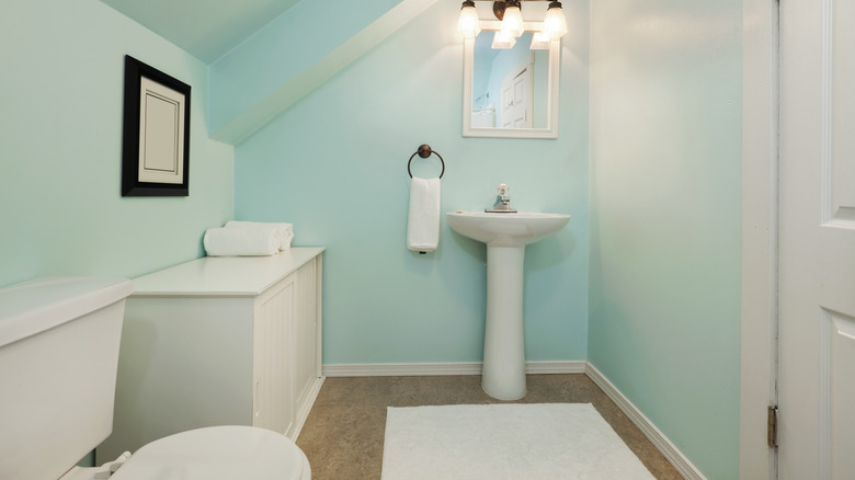 Small bathroom with blue walls