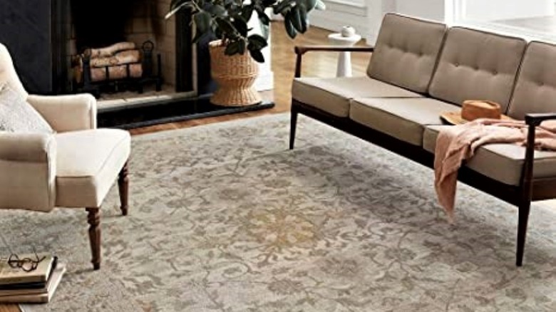 neutral rug in sitting area