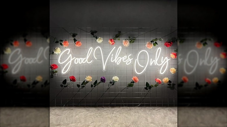 Neooglroad Large Good Vibes Only Neon Sign