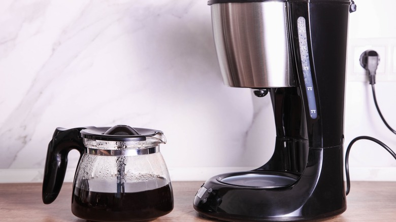 Clean coffee maker and pot