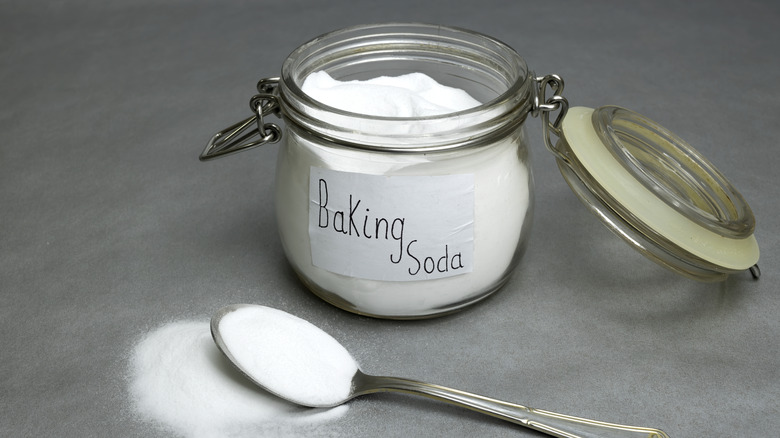 Baking soda and spoon