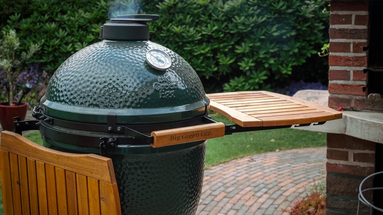 big green egg outdoor grill 