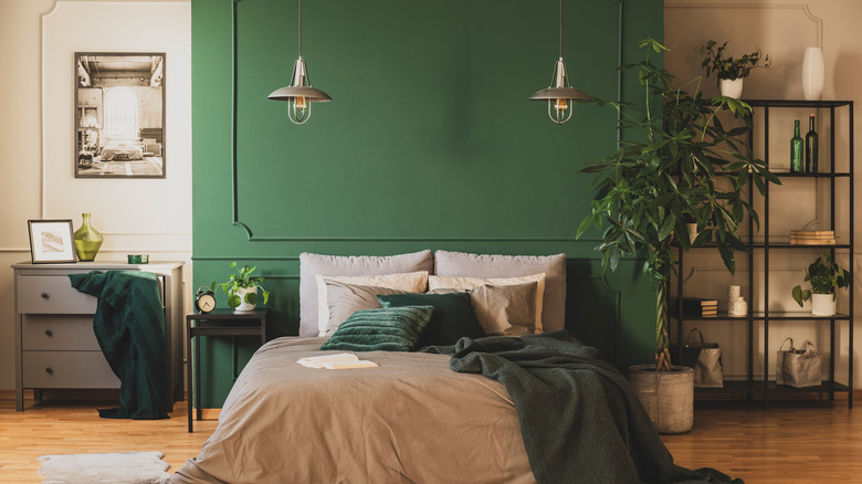 green bedroom