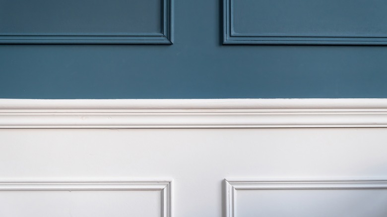 Close-up of two-toned interior wall trim