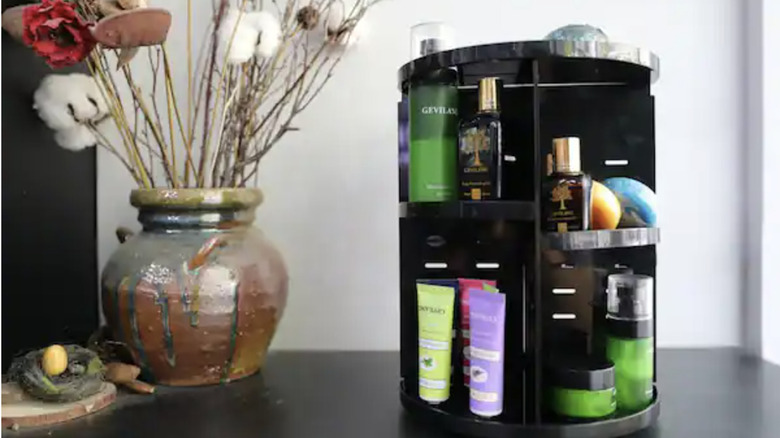 Rotating cosmetic storage tower 