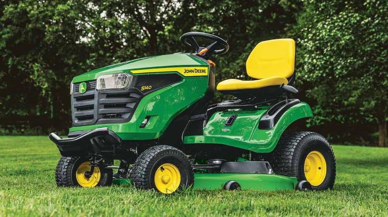 The John Deere S140 riding mower