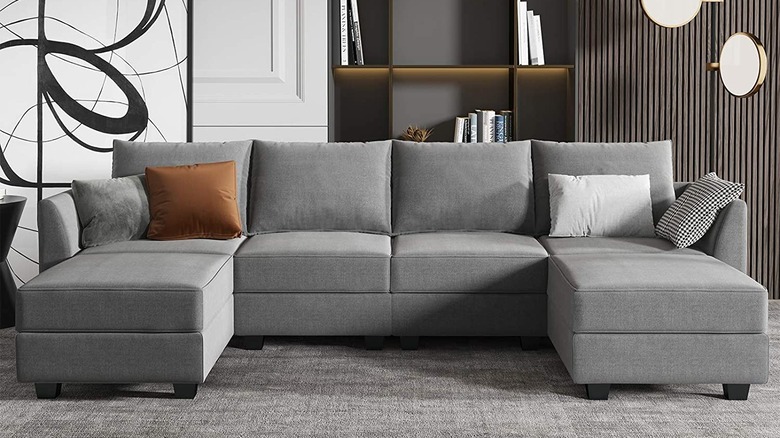 gray u-shaped sectional couch