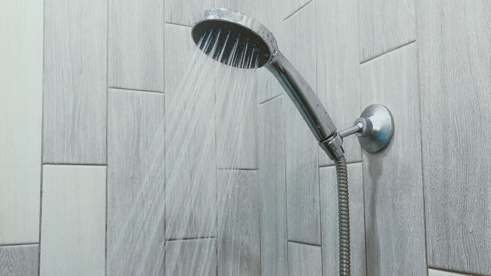 https://www.housedigest.com/img/gallery/the-best-shower-cleaners-for-every-bathroom/l-intro-1675958592.jpg