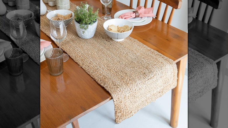 Table set with jute table runner