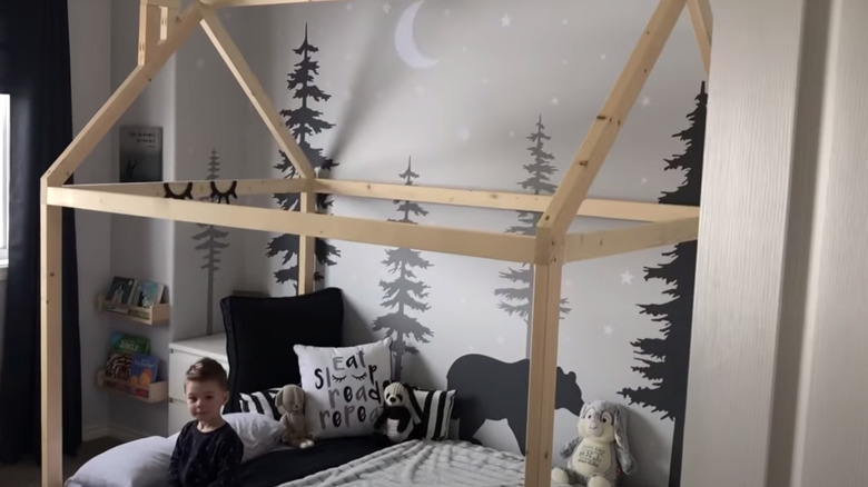 Kids room with outdoor theme