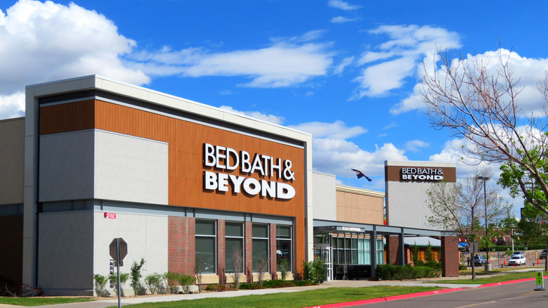 Bed Bath and Beyond storefront