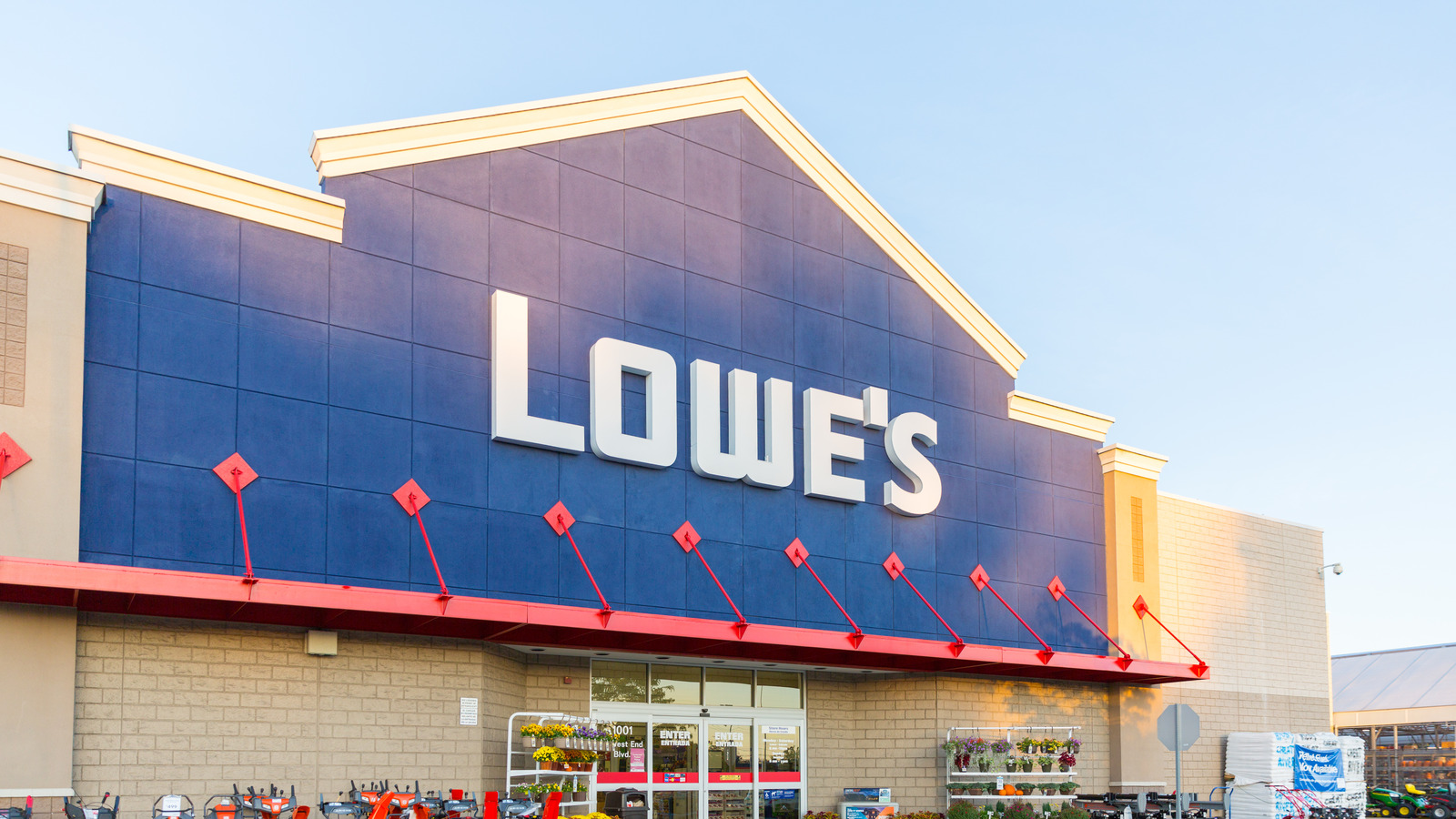 The Best Time To Shop At Lowe's