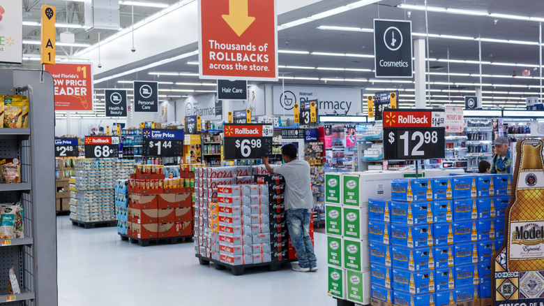 The Best Time to Shop at Walmart, According to Experts