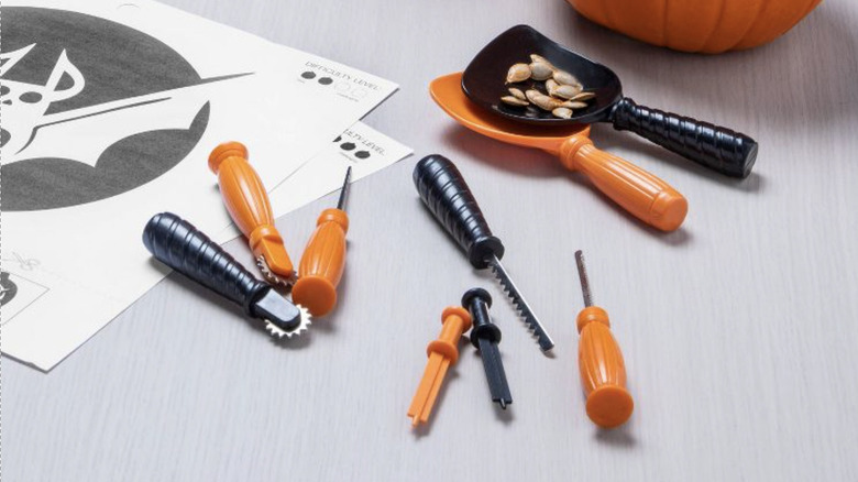 pumpkin carving tools 