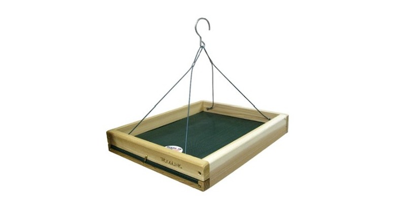 Hanging platform bird feeder