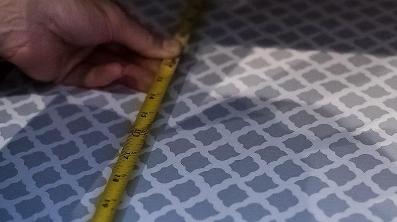 Closeup of measuring drawer liner