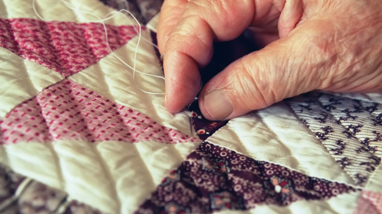 wrinkled hand stitching quilt