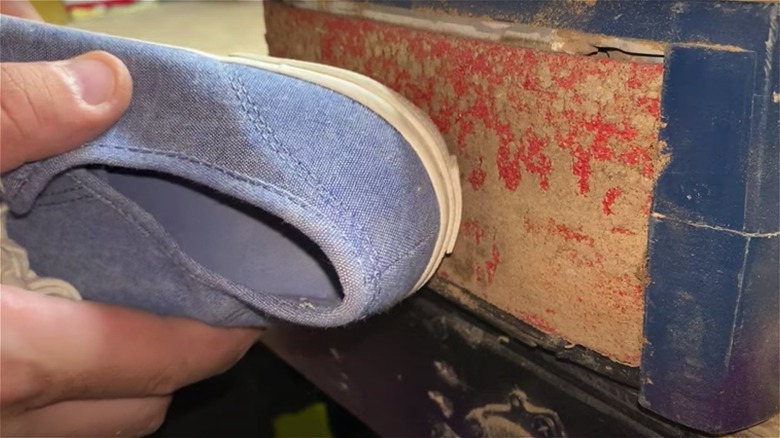 Using blue shoe on sandpaper