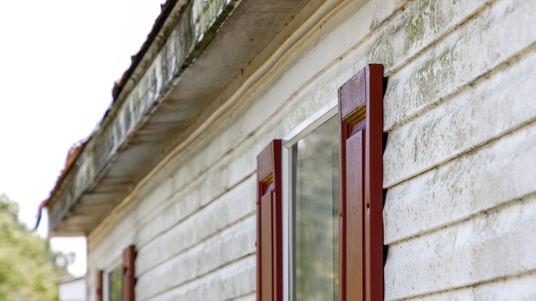 dirty home exterior