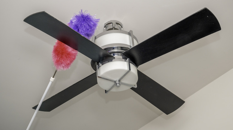 cleaning ceiling fan with duster