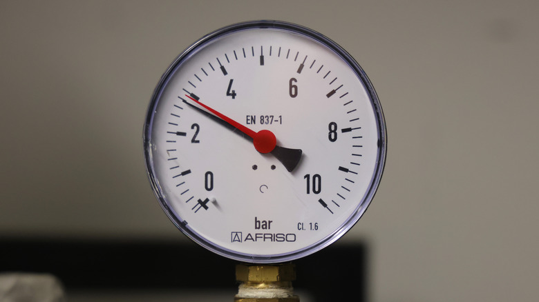 water pressure gauge