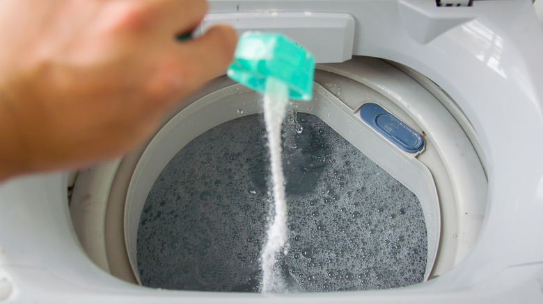 baking soda to washing machine